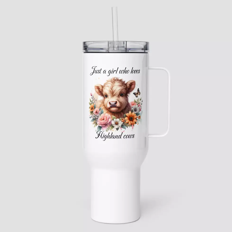 Mug isotherme highland cows girl l'idée de cadeau parfaite pour Noël. Un modèle en acier inox personnalisé avec un design.