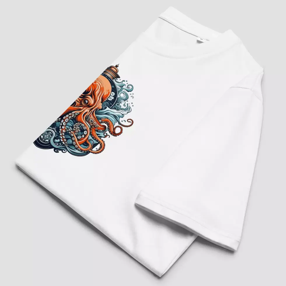 Miniature : T-shirt pieuvre blanc. Un haut unisexe plié pour voir la qualité du tissu en coton bio. Un style puissant et élégant.