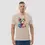Miniature : T-shirt chat sphynx couleur sable. Le haut unisexe est porté par un homme. Le modèle est en coton bio doux et respirant.