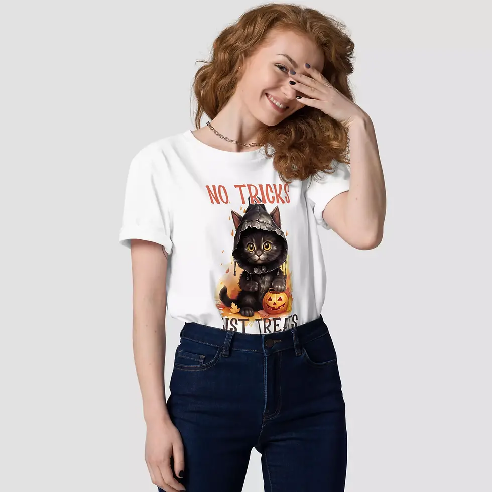 T-shirt chaton magicien Halloween blanc. Haut unisexe mis en valeur par une femme. Design imprimé sur un coton bio respirant.