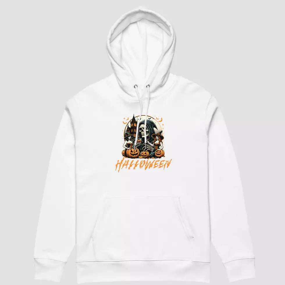 Miniature : Sweat à capuche squelette sorcière Halloween unisexe. Haut blanc mis à plat pour voir le design sur tissu en coton bio.