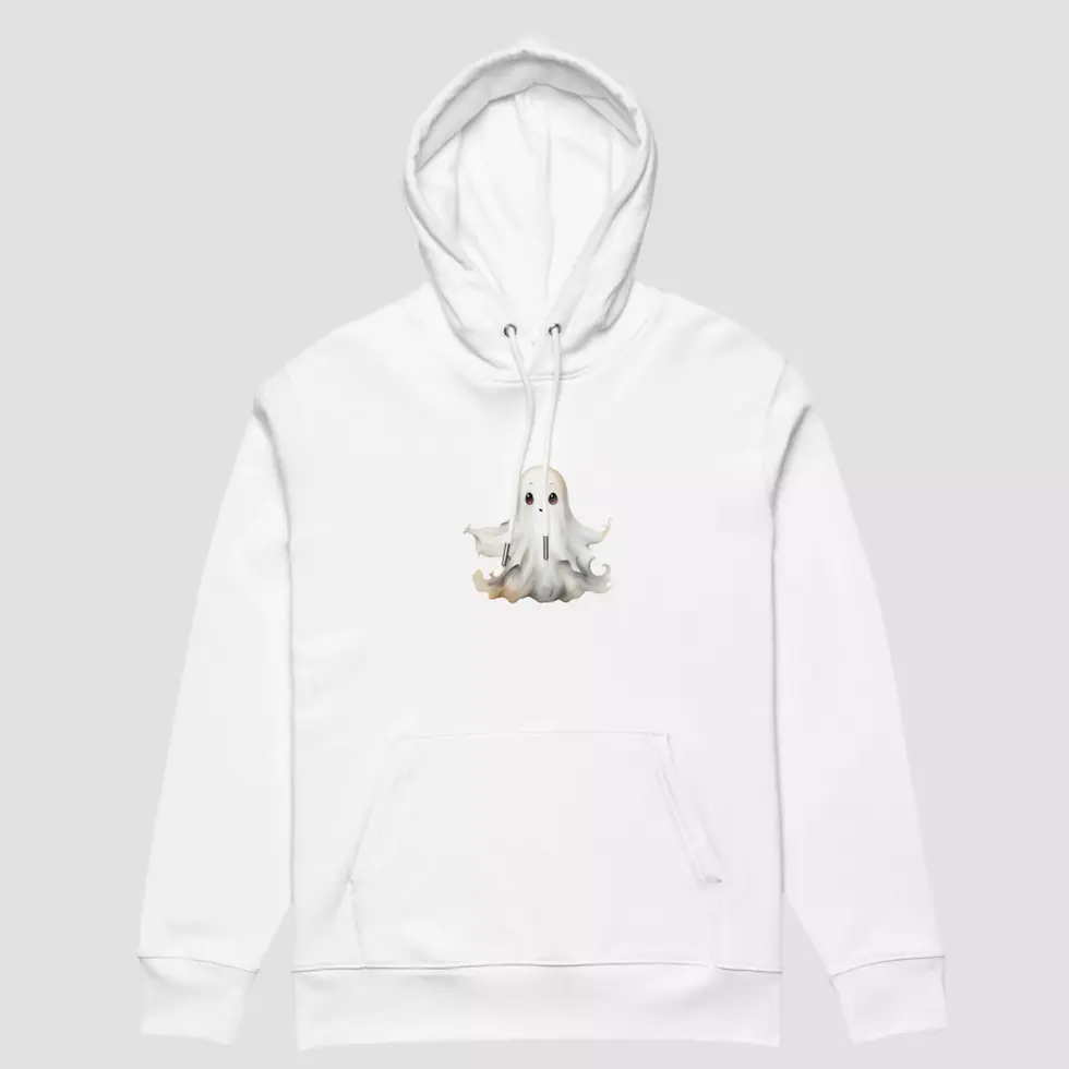 Miniature : Sweat à capuche fantôme Halloween unisexe. Haut blanc mis à plat pour voir la qualité du design et du tissu en coton bio.