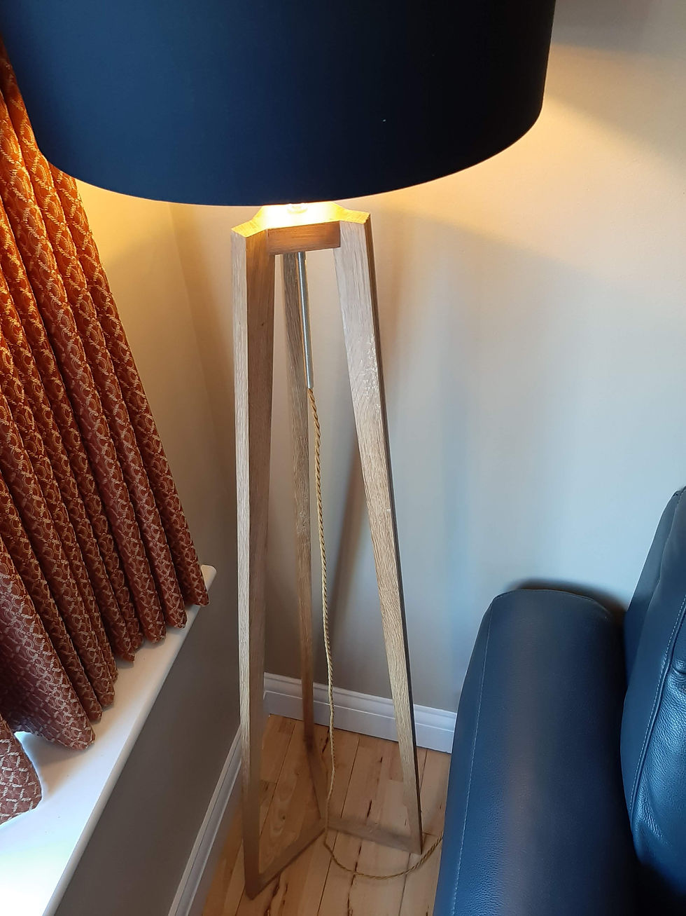 Floor lamp - three legs