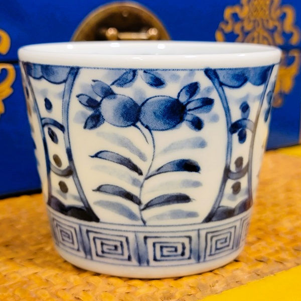 Thumbnail: Blue and White Porcelain Cups