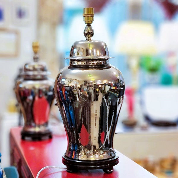 Thumbnail: Lustrous Metallic General Jar Lamp