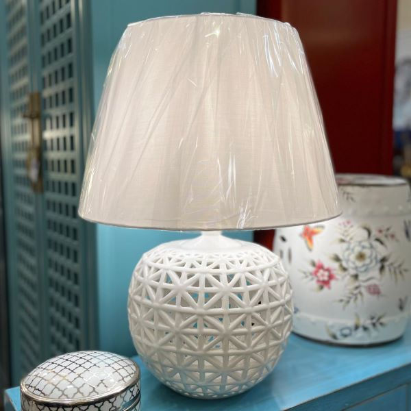 Openwork Weave Globe Jar Lamp