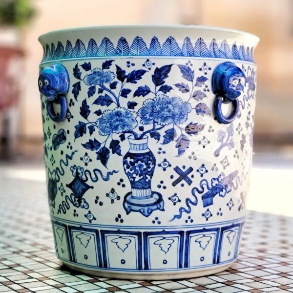 Thumbnail: Fu Lion Knot Handle Pots