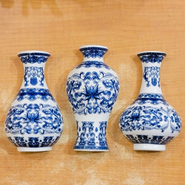 Thumbnail: Foliage Lotus Wall Vases