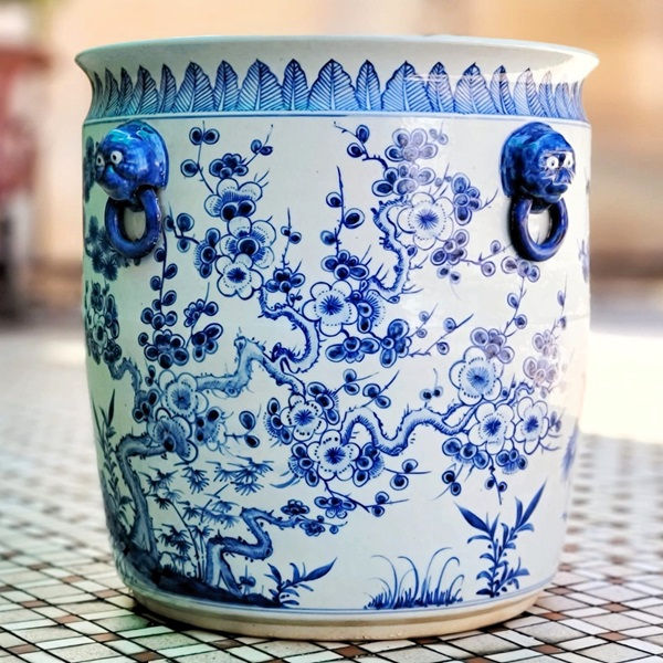 Thumbnail: Fu Lion Knot Handle Pots