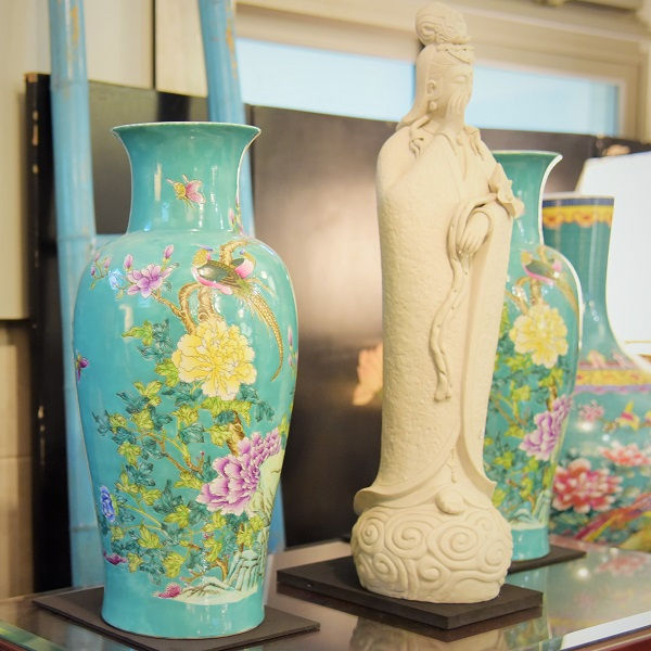 Thumbnail: Ceramic White Guanyin
