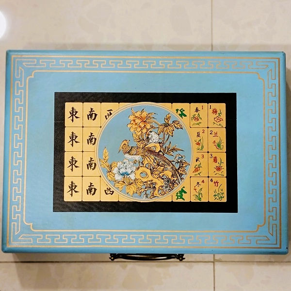 Thumbnail: Mahjong and Case Set