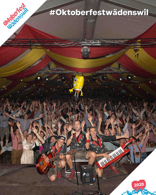 gruppenfoto-mit-der-band-servus-aus-tirol-am-oktoberfest-waedenswil