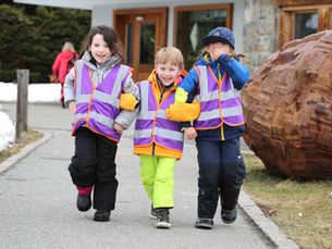 5 Reasons Combining Skiing and Play Works for Under 6s