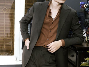 Effortless Looks with a Linen Shirt
