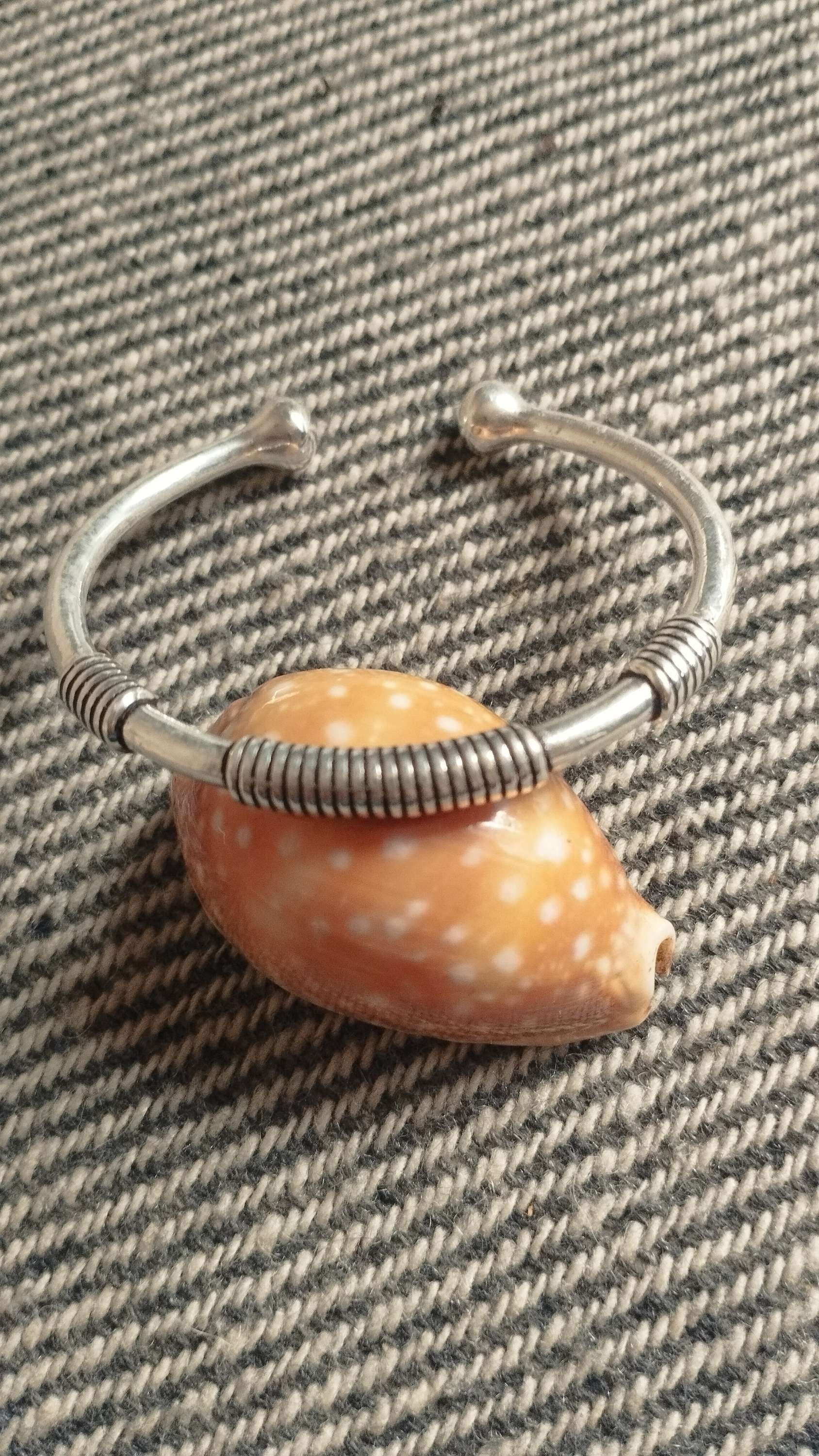 Bracelet jonc ajustable en plaqué argent 