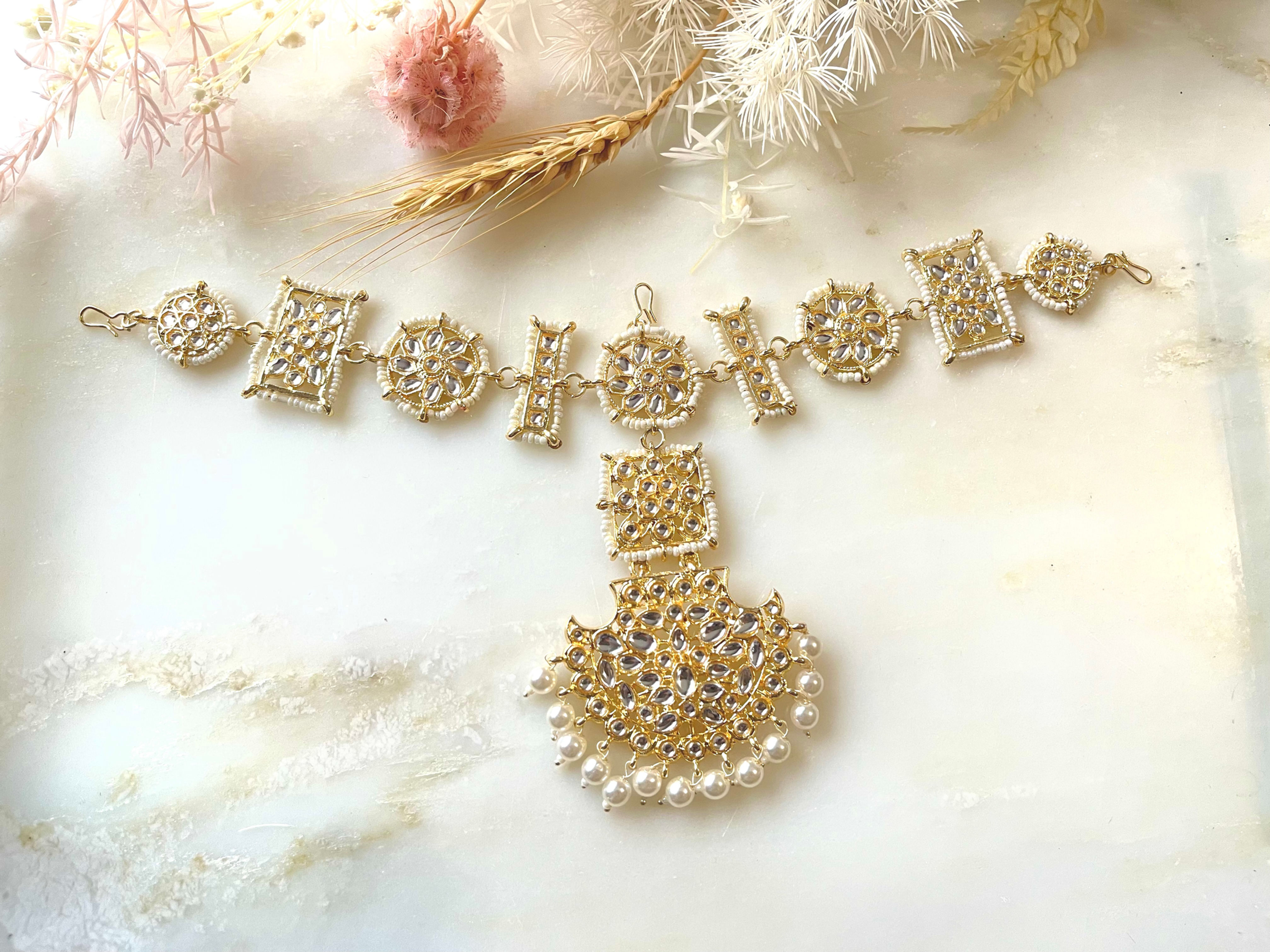 Nameena Kundan Sheeshphool Mathapatti