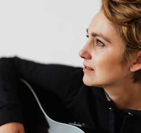 Wenn das Leben bricht – und wie Selbstliebe dich neu aufbaut