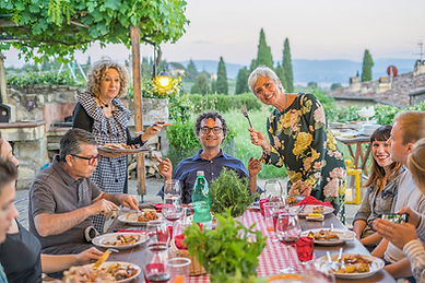 dinner-with-locals-tuscany.jpg
