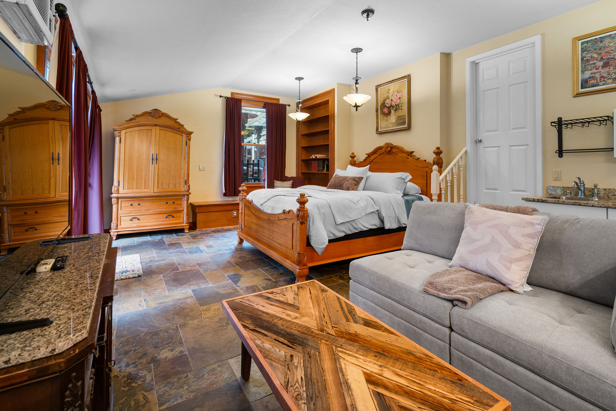 Ellen's Hideaway- (Remotion Winery, Sleeps 2)