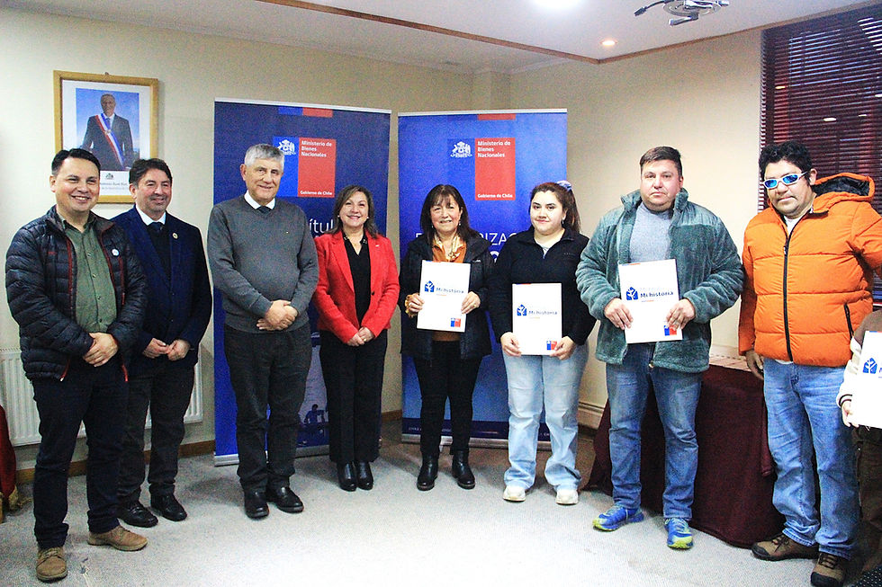 Seremi de Bienes Nacionales entregó títulos de dominio a seis familias de Puerto Aysén