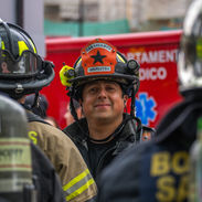 Récord de 2.300 bomberos celebran 10° aniversario de “Corremos por la Vida” en el Costanera Center