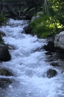 rio fluyendo.gif