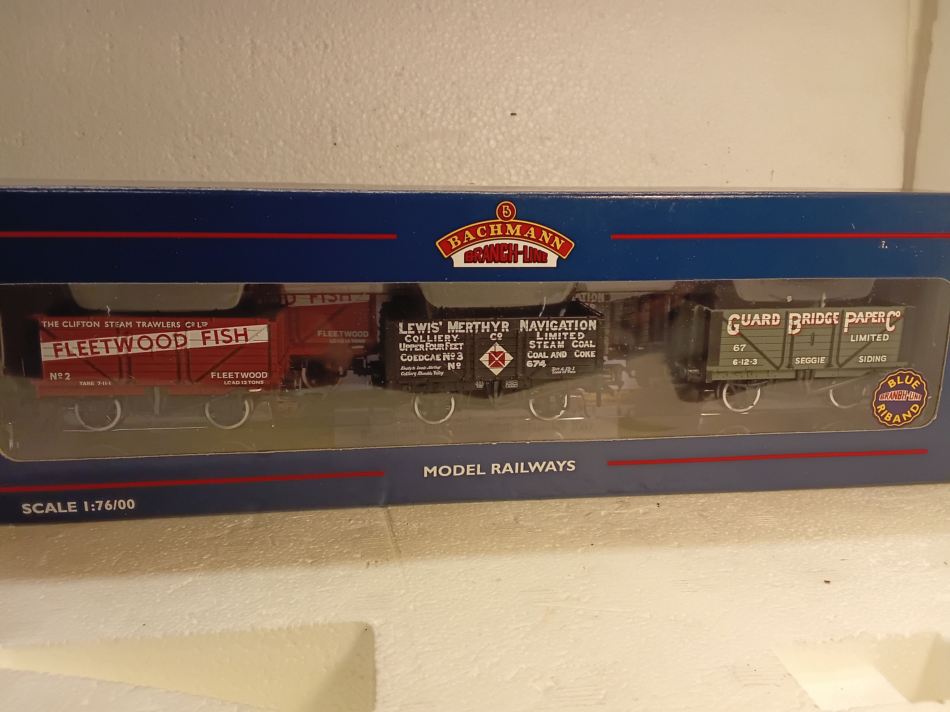 00 Bachmann 37-075K4 Set of Three Private-Owner Wagons 2007/2008