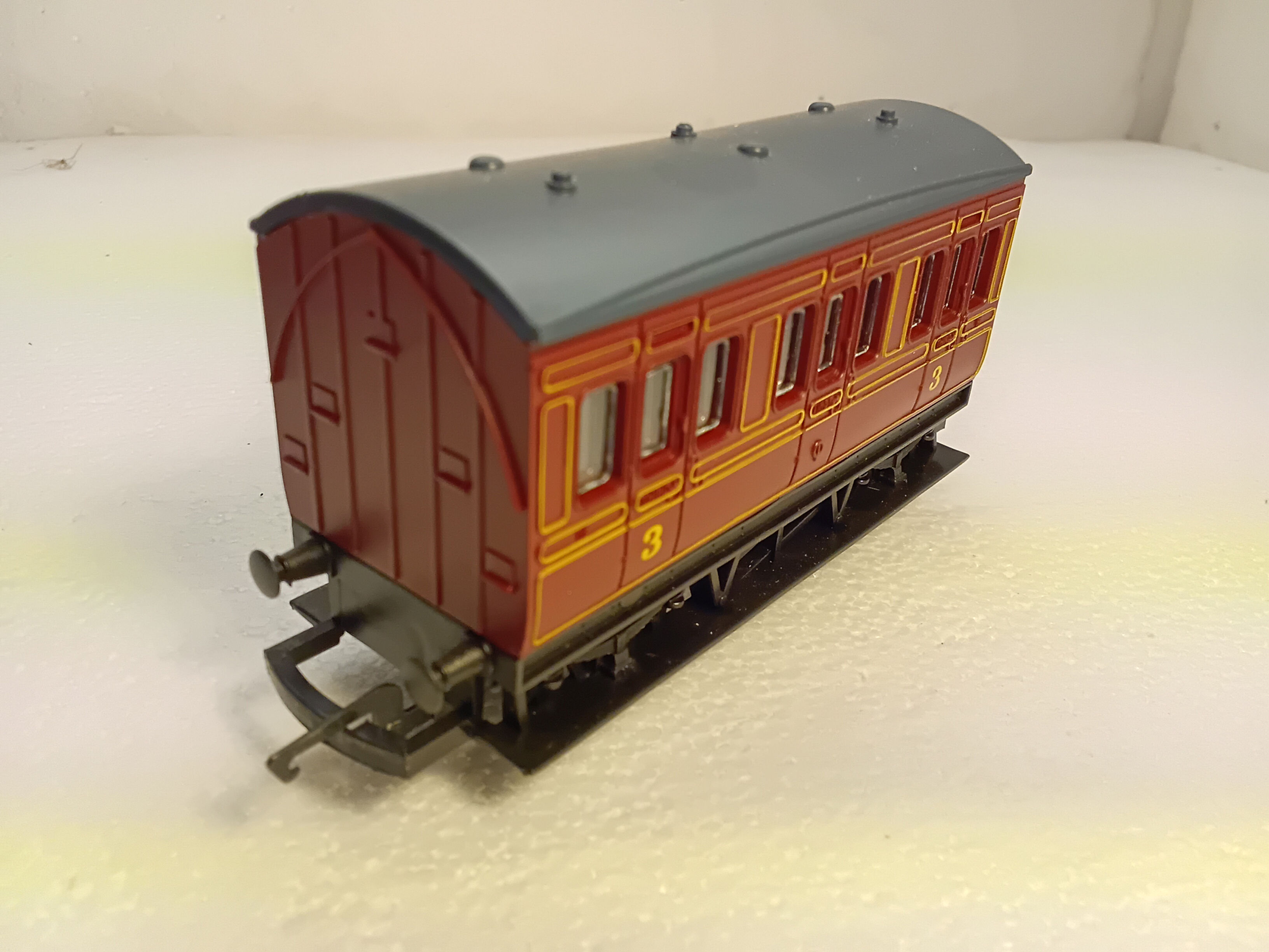 Hornby R468 LMS Coach 4 Wheel