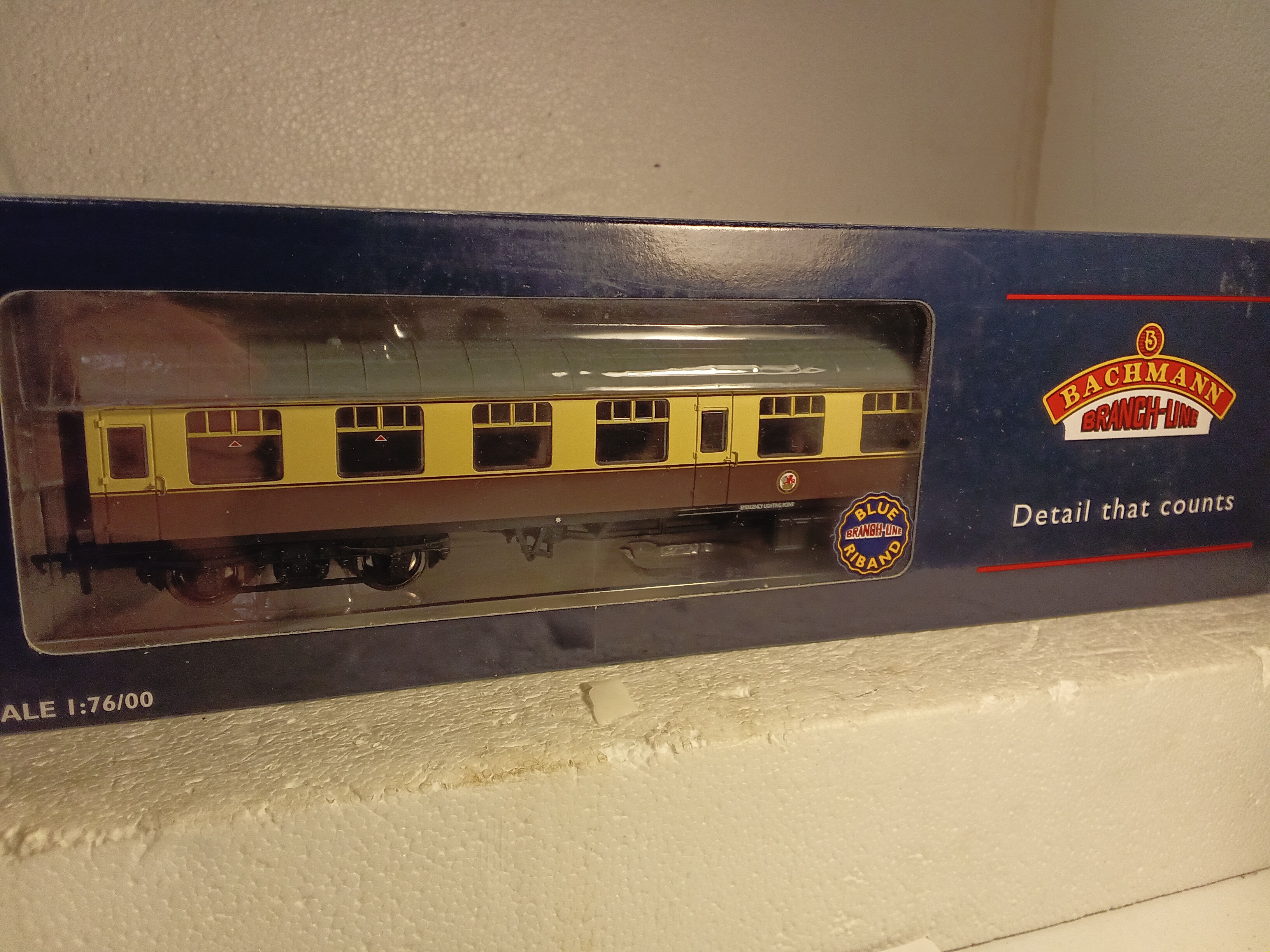 00 Bachmann  39-054 BR MK1 Open SO WR Chocolate/Cream