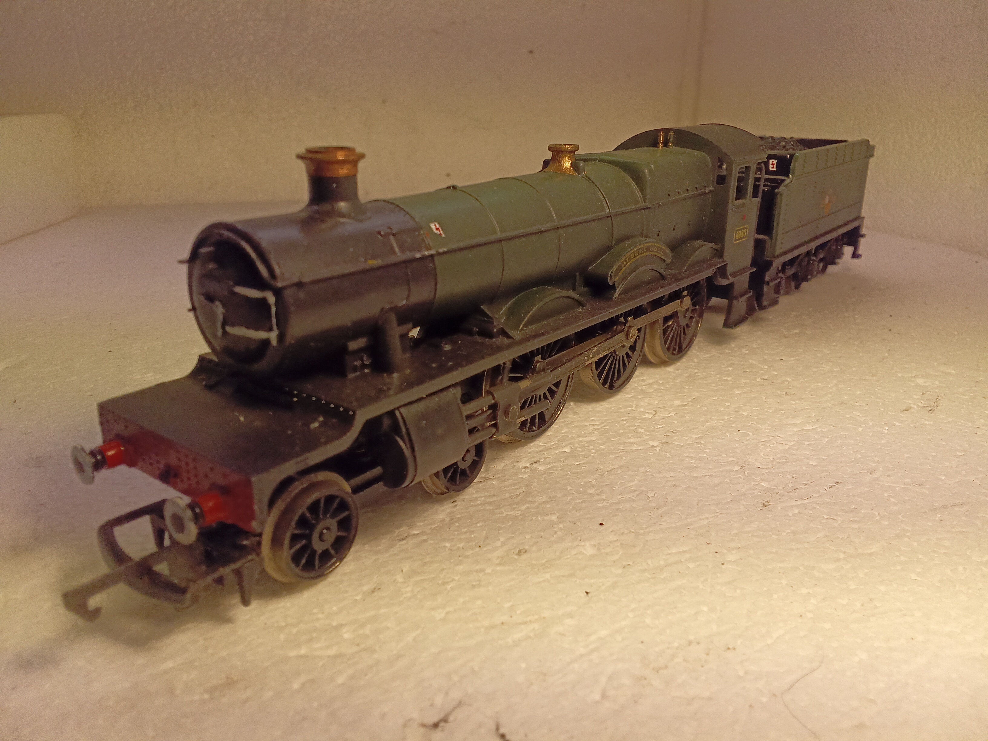 Hornby GWR Hall Class locomotive and tender 'Albert Hall'