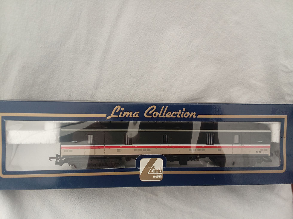 Thumbnail: Lima 305610A7 BR Mk1 GUV Motorail 96102 - InterCity livery