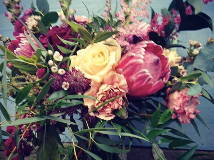 Autumn and winter wedding flowers