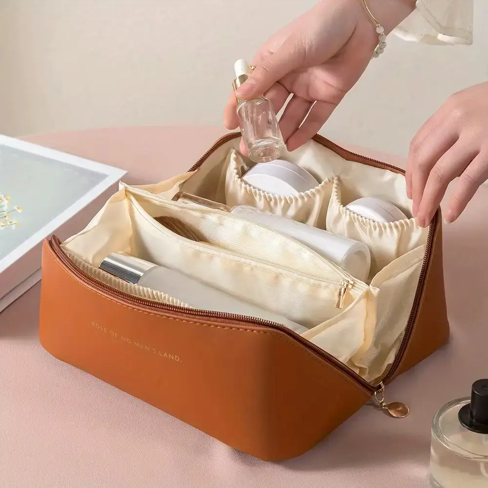 Матеріал: PU шкіра (зовнішній шар), поліестер (внутрішній шар)