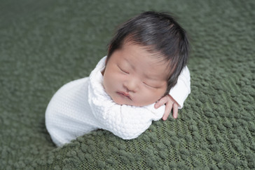 Newborn Photography in Metro Detroit, Michigan