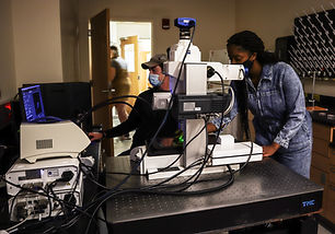 UChicagoCourse uses scopes - Credit Emily Greenhalgh.jpg