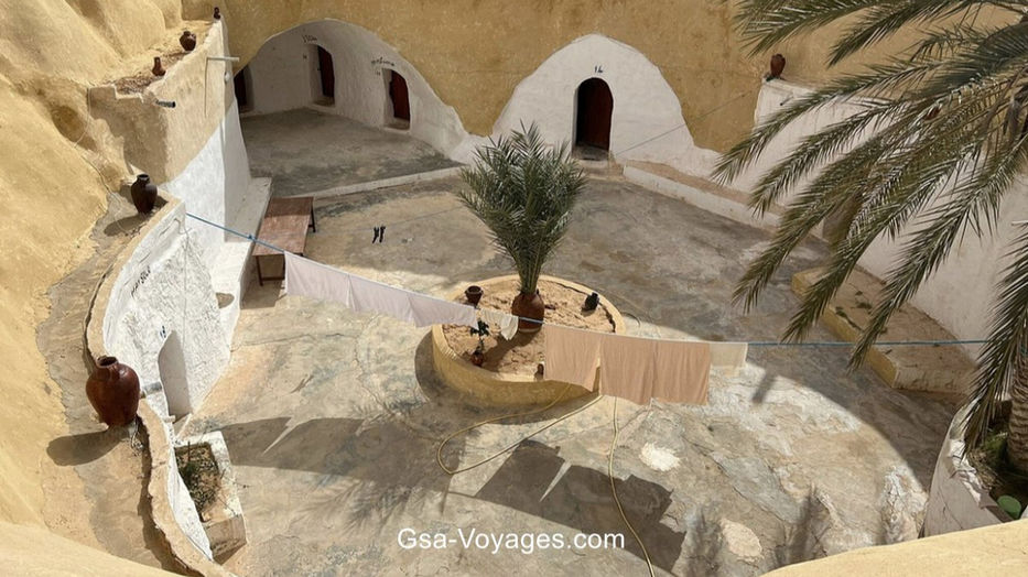 Maison troglodyte de Matmata visitée au cours d’un circuit dans le sud tunisien