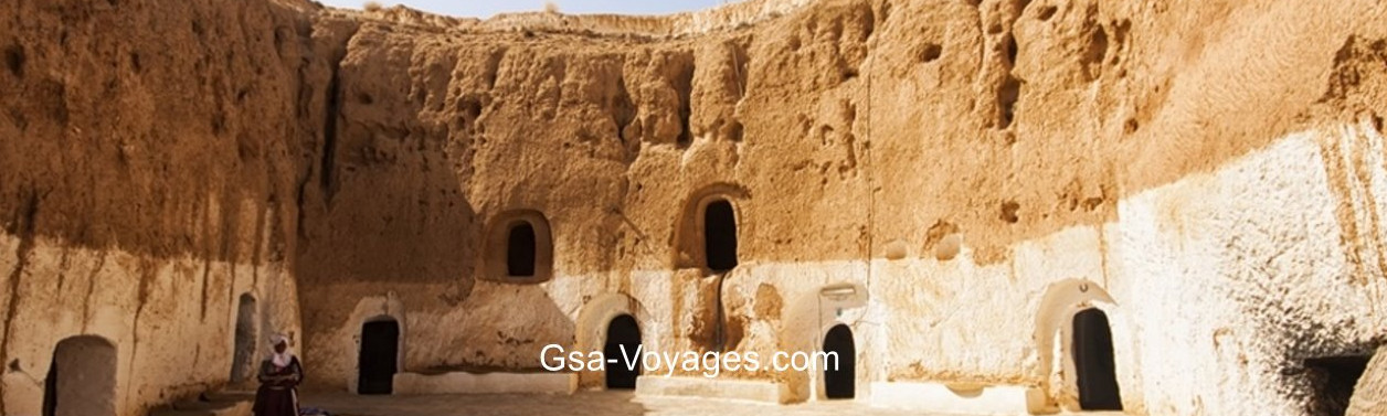 Traditional troglodyte house of Matmata, viewed from Gabès, with dwellings carved into the earth