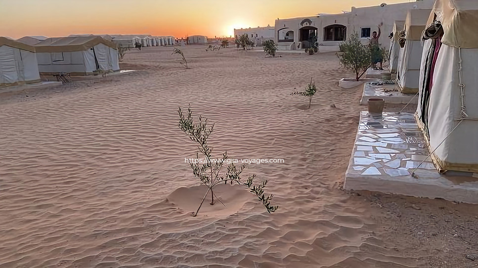 circuit sud tunisien tentes campement Zmela Ksar Ghilane voyage depuis Zarzis