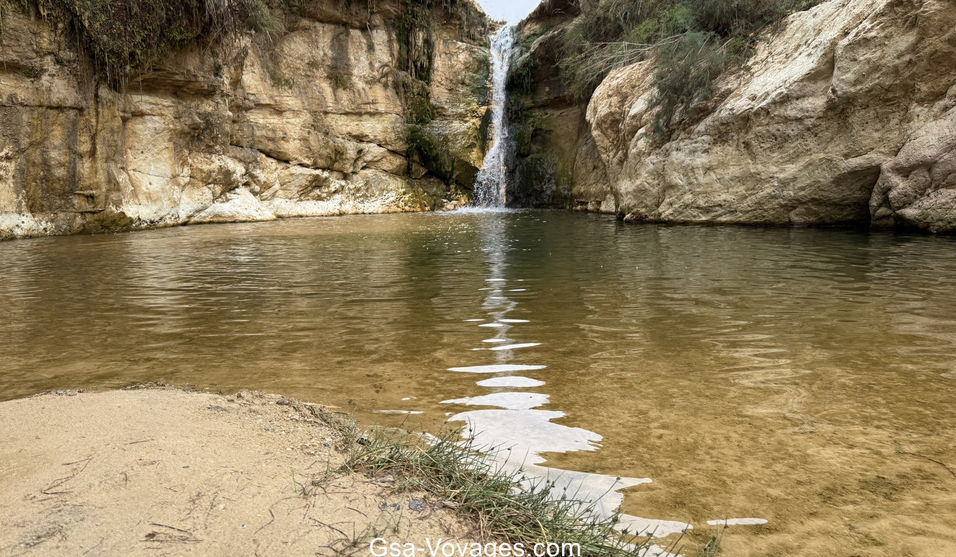 Cascade de Tamerza dans les oasis de montagne du sud tunisien