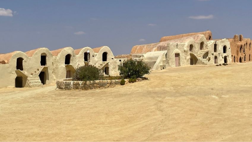 L'attico berbero di Ksar Hallouf, tappa fondamentale dell'escursione a Ksar Ghilane da Zarzis.