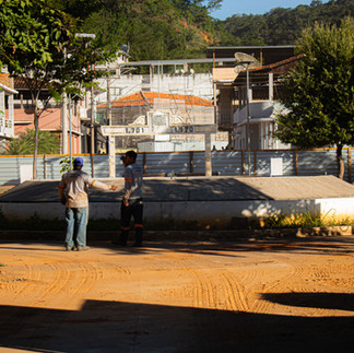  Foto de da Praça beira-rio Manoel Lino Mol em 2015 pós rompimento da barragem. Foto: acervo Aedas