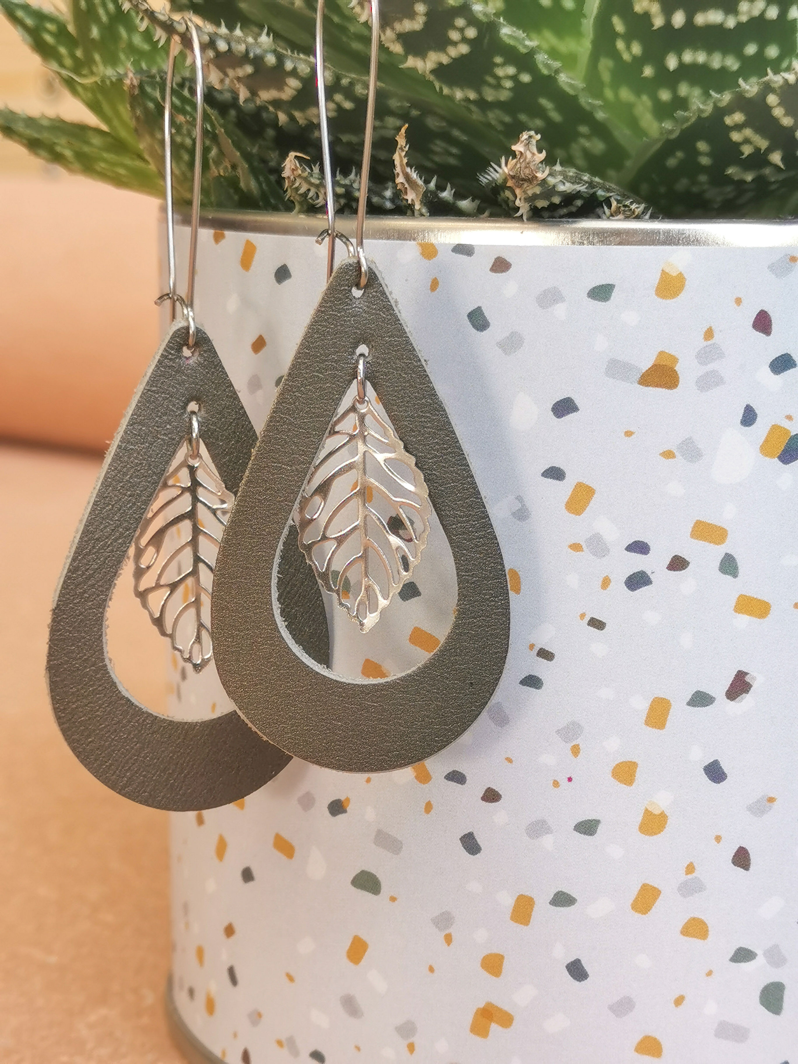 Boucles d'oreilles modèle Goutte ajourée