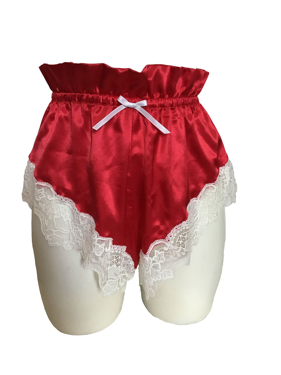 SHORTS ROUGE SATIN ET DENTELLE