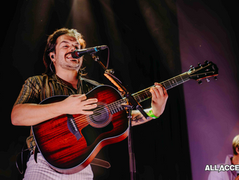 Milky Chance en Chile 2024: Un regreso mágico que iluminó el Teatro Coliseo