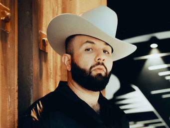 CARIN LEÓN REGRESA A CHILE CON SU TOUR 2024 “BOCA CHUECA” A MOVISTAR ARENA