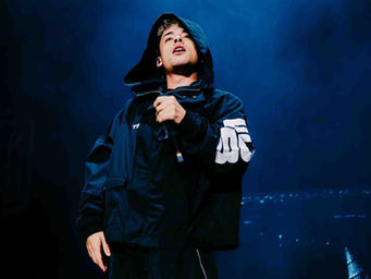 Trueno en Chile: El “Último Baile world Tour” hizo vibrar un Movistar Arena rendido ante su rap poderoso