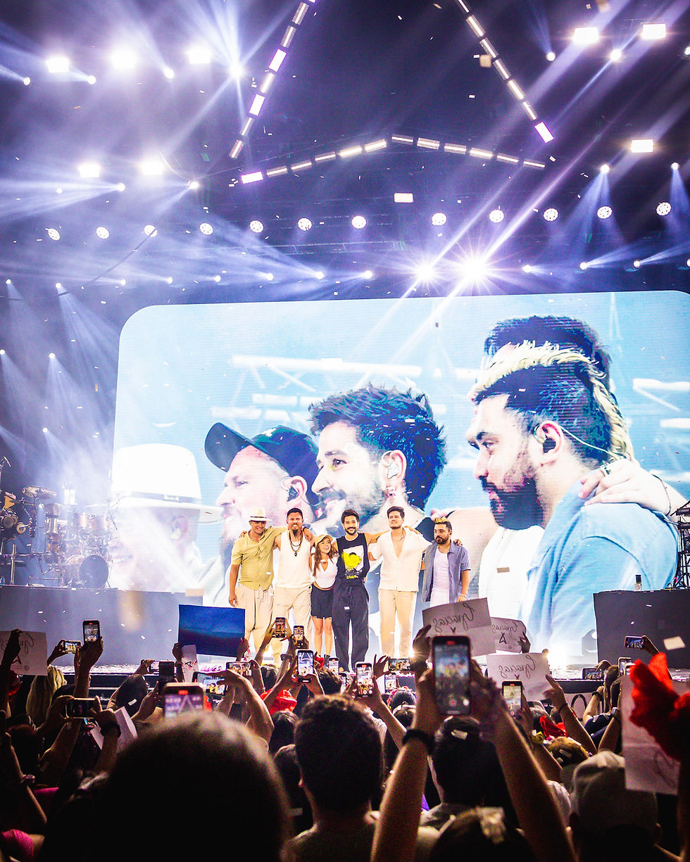 Camilo comienza su primera vez en Santiago con un Movistar Arena repleto junto a su tribu chilena