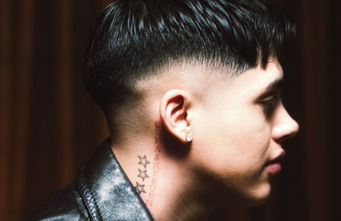 CRIS MJ ESTRENA EL VIDEOCLIP DE “BOTELLITA DE CHAMPAGNE” Y REAFIRMA SU DOMINIO EN LA ESCENA URBANA GLOBAL 