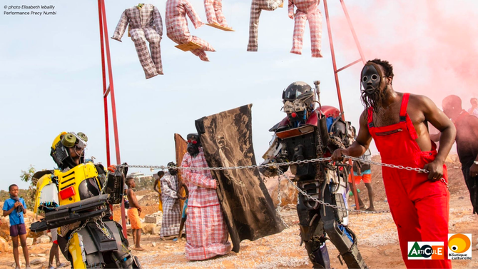 Performance "Filaments". Deux Femmes in Cureghem 15/05 13h.