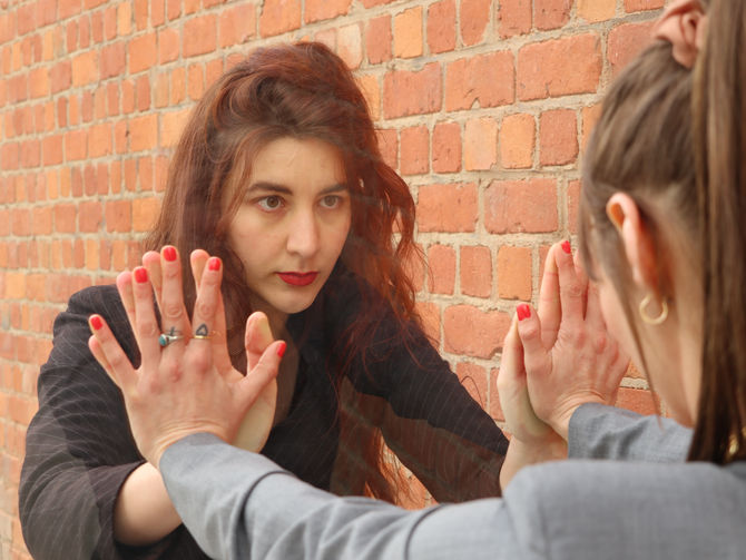 Communication au CAL à Charleroi, Le chant des sirènes